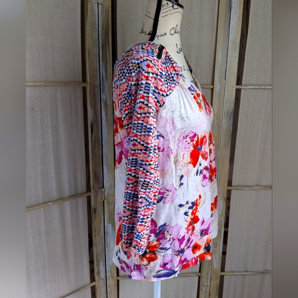 Akemi + Kin Top - Picture 2 of 14